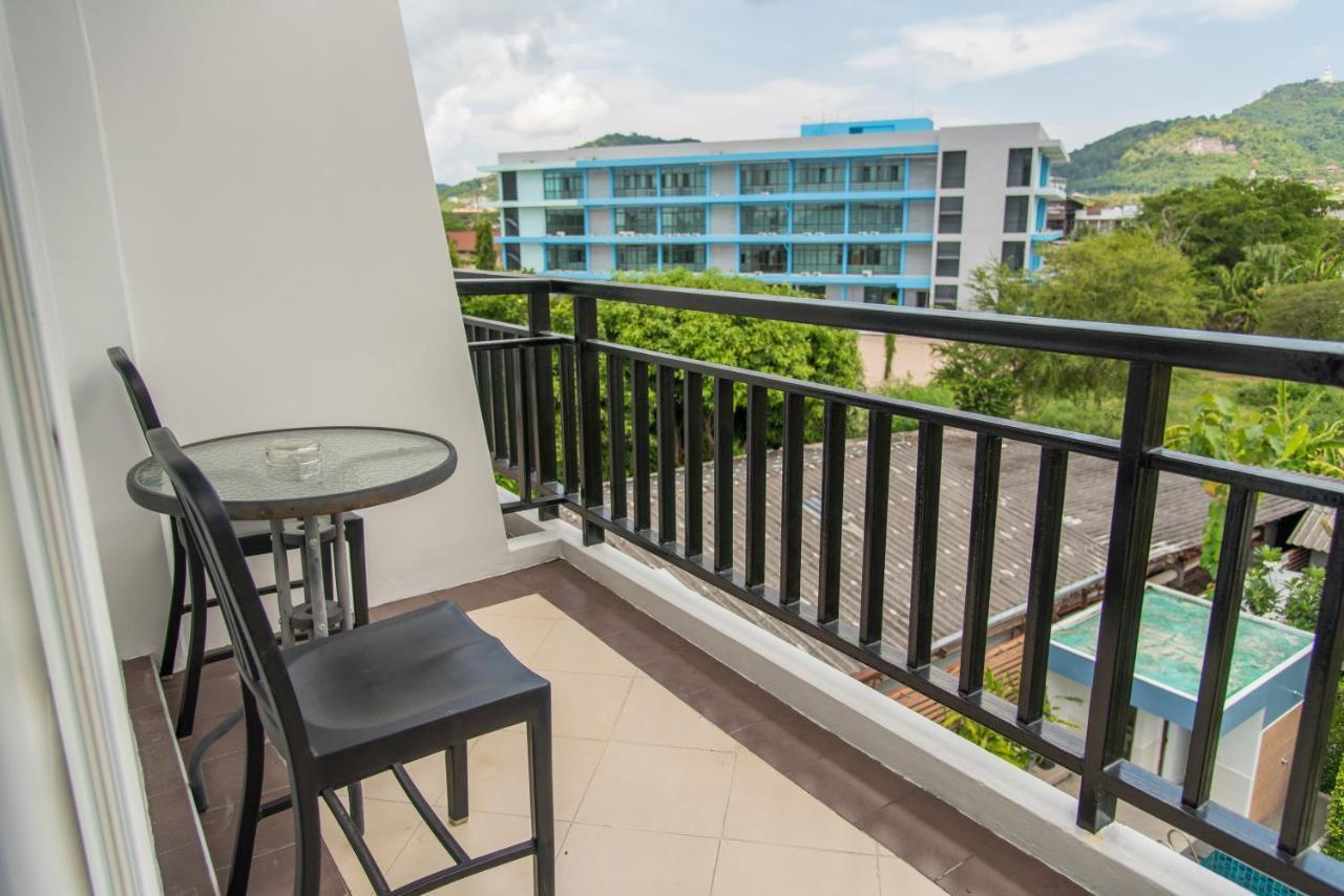 Jula Place Hotel Чалонг Экстерьер фото
