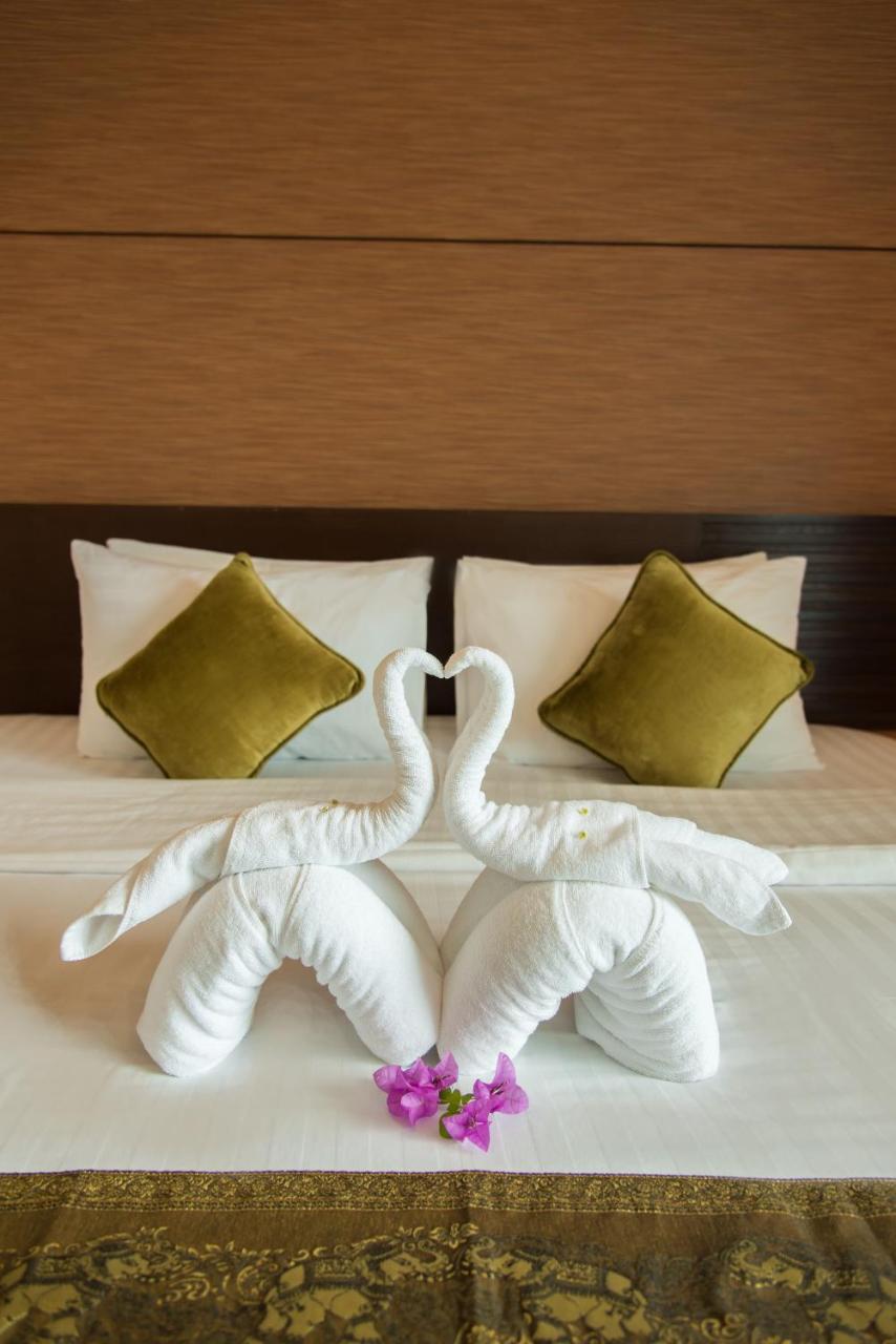 Jula Place Hotel Чалонг Экстерьер фото